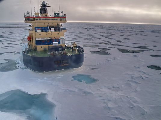 Icebreaker Oden in poor ice south of 87N